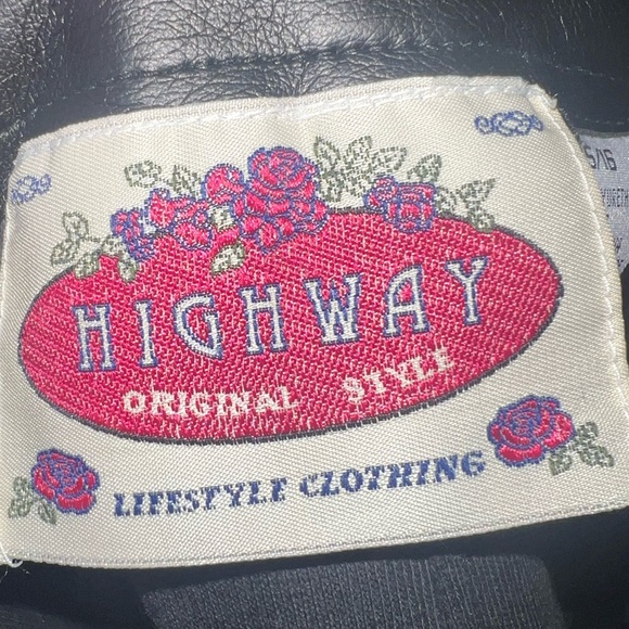 NWT BLACK FAUX LEATHER SHORTS OVERALLS / ROMPER - Picture 10 of 11